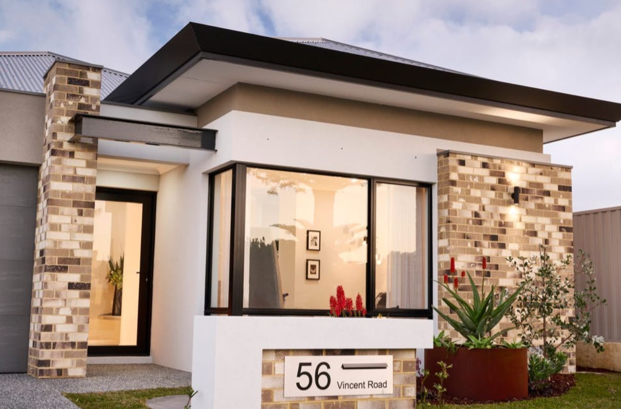 Whitby Town (4 Bed, 2 Bath, 2 Cars)