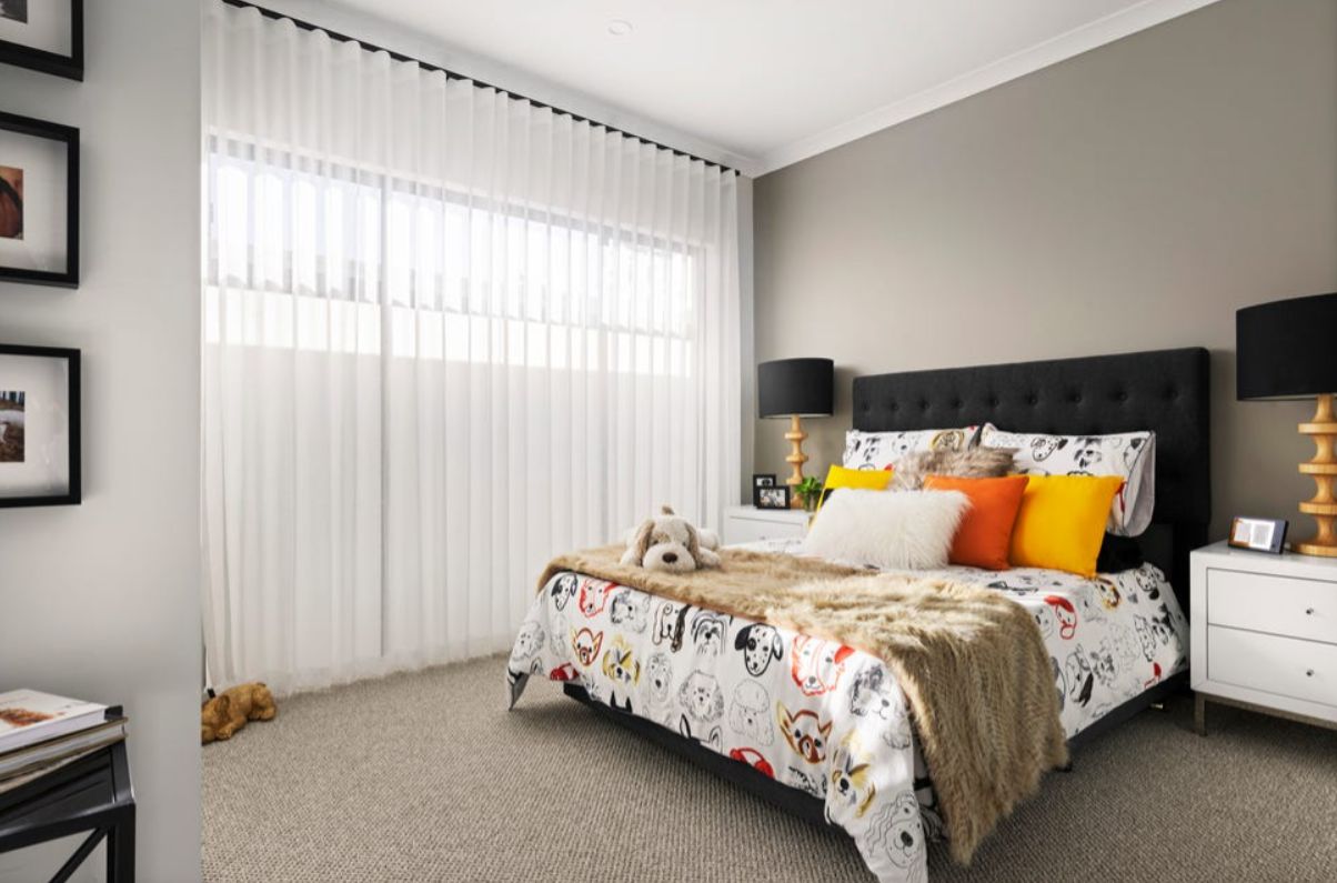 Whitby Town (4 Bed, 2 Bath, 2 Cars)