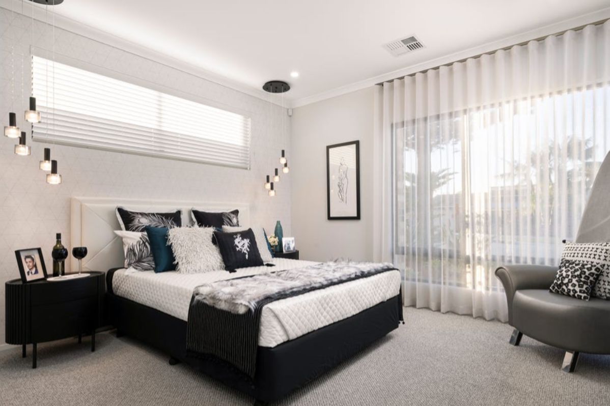 Whitby Town (4 Bed, 2 Bath, 2 Cars)
